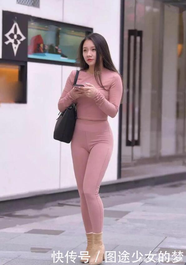 30岁后逛街穿搭如何选简约时尚又简单的打底裤不错,低调又美丽