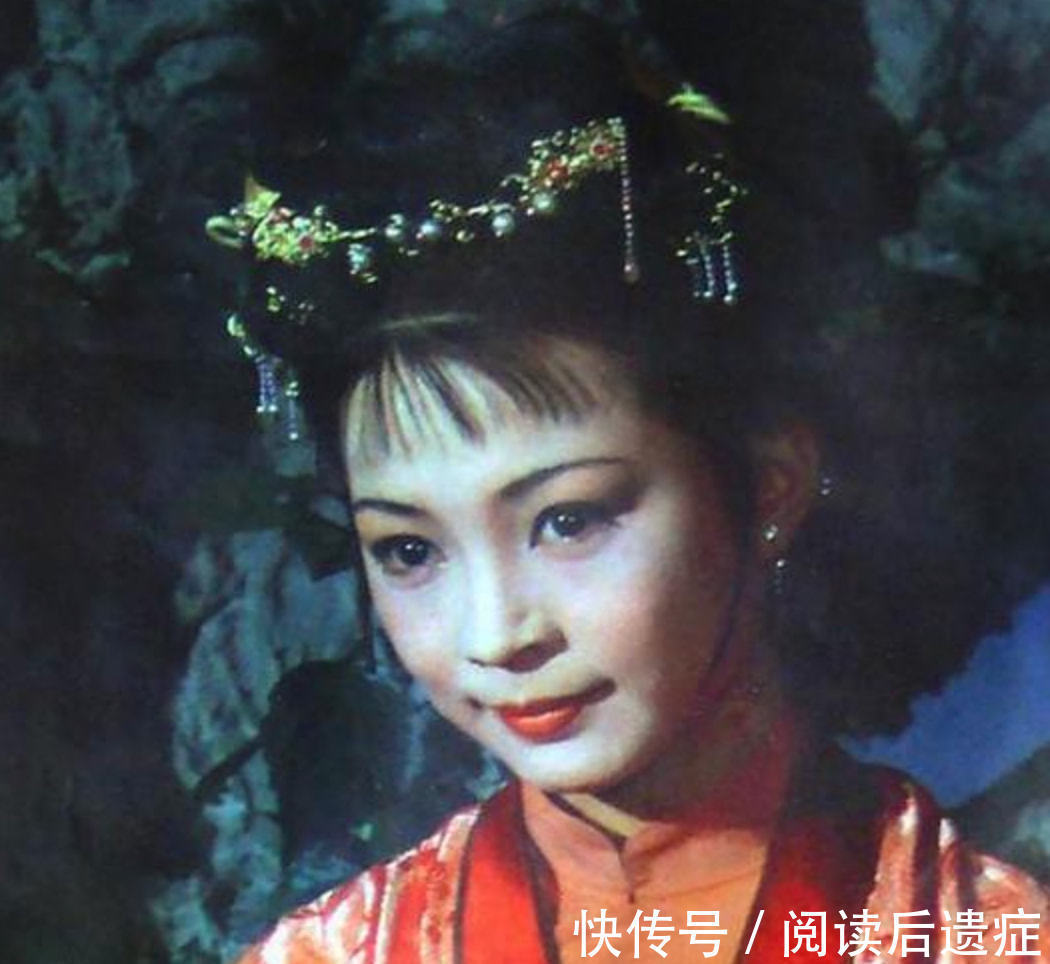 宝玉&司棋尚且知道拉着宝玉求情,迎春为何只会哭?不做任何尝试?