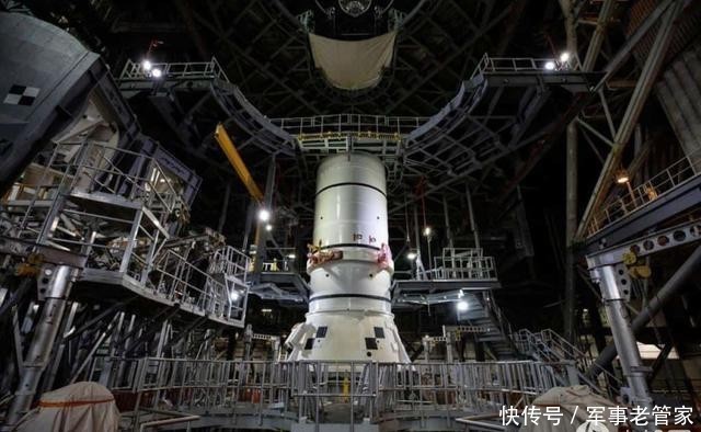 太空 NASA就重返月球 组装巨型火箭将送首位女性太空员上月球