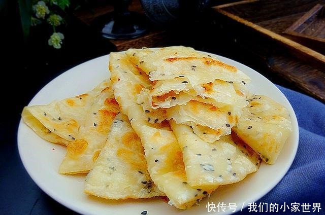 这是我最常做的主食,和面不用饧,半小时就上桌,又香又软