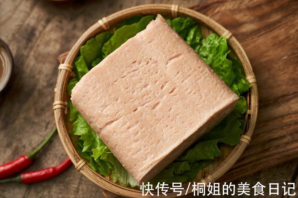 3分钟学会自制午餐肉，现吃现做，健康无添加，比买的还好吃