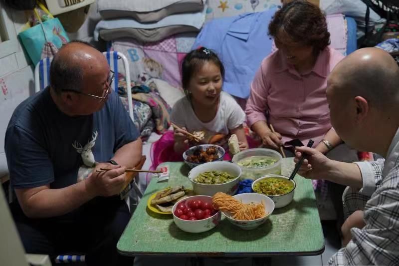 昆南|这位上海爷叔每天凌晨走5700步为了啥？这个“困难地块”生效，北外滩成片旧改收官