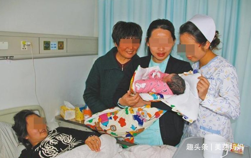 生人|“踩生”并非迷信,科学解释第一个抱娃的人,对孩子影响很大