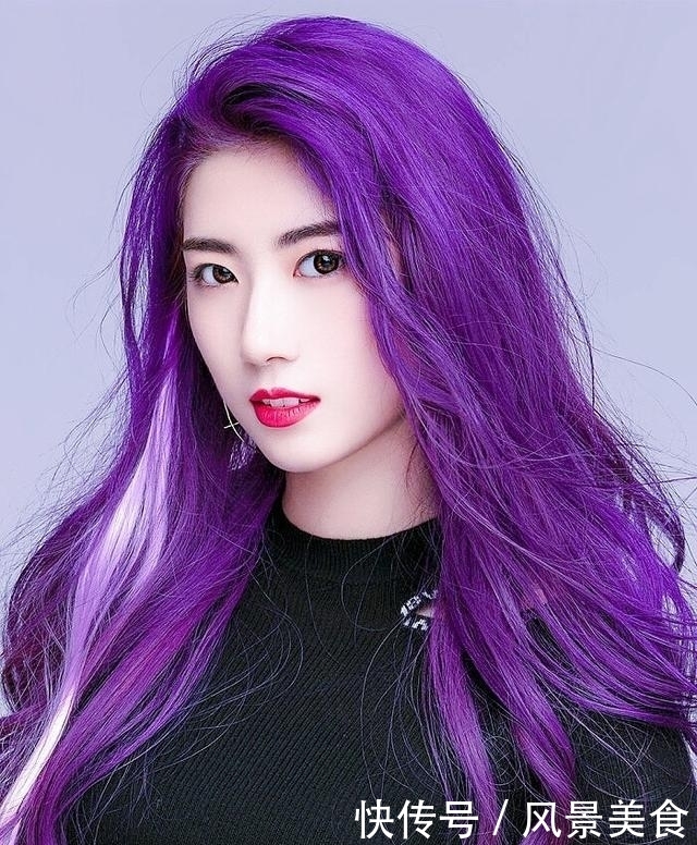 女星那些五颜六色的头发,唐珂伊回头率太高,崔文美秀闪瞎我的眼