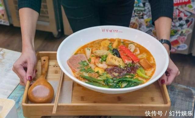  南方人第一次吃东北美食，反应“过于真实”，馋的像200斤胖子