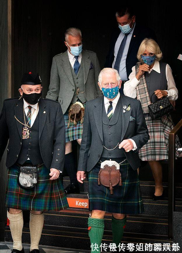 梅根 卡米拉比儿媳凯特还娇俏!穿格纹裙拎着香奈儿亮相,和查尔斯真甜