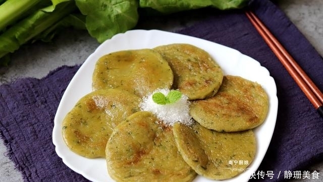  芥菜别用来打汤了，做成这样的小吃，有滋有味，上桌就被家人抢光