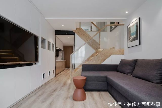 铁艺|复式房楼梯装修太愁人?学学年轻人这样设计,不仅显档次还有艺术感!