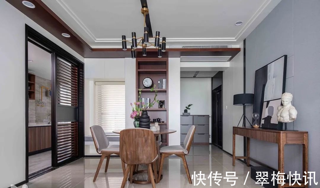 空间|116㎡现代简约,简洁优雅的空间,加入深色与绿植,稳重舒适