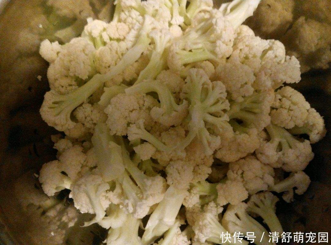 脆脆的感觉|炒花菜时,很多人忽略了这一步,难怪不易熟还不入味
