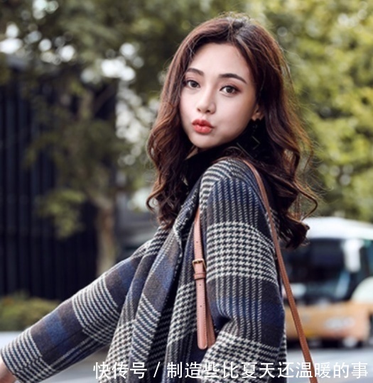 气质出众 建议大家大衣不要配黑裤子!现流行这样穿,美得无懈可击