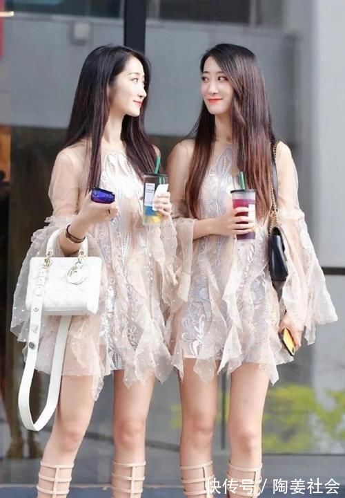 美女 美女模特:姐妹搭配风格魅力四射,泡泡袖网纱连衣裙,又纯又欲