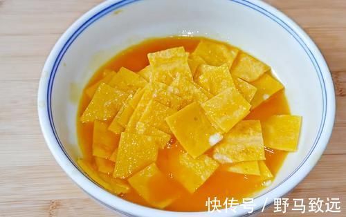 鸡蛋|鸡蛋不要只会煮着吃了,教你个新做法,往锅里一倒,个个鼓大泡