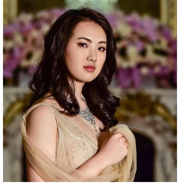 来头|《中餐厅》中的她是娱乐圈新人，然而来头不小，是任正非女儿