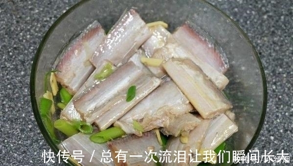 炸带鱼|煎带鱼一碰就碎?多1步多等15分钟,煎出两面金黄的完整带鱼