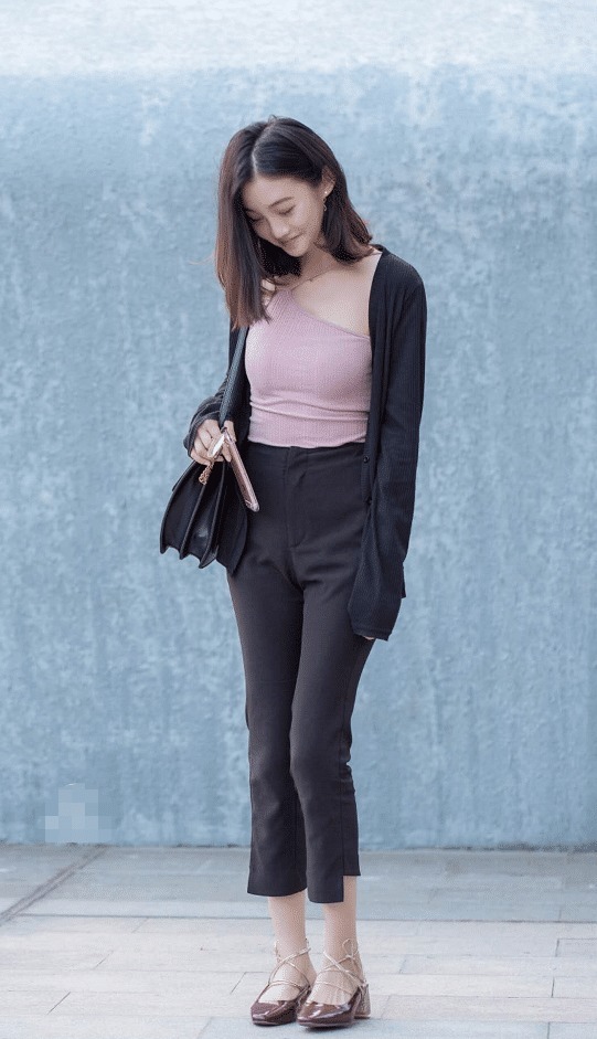 貌美|街拍:肤白貌美气质佳,简直无可挑剔!