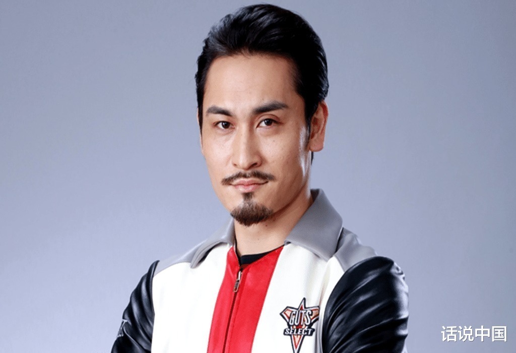 丽娜|特利迦奥特曼 精英胜利队长曝光,腰间挂着三头怪兽!