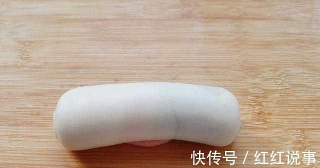 酥皮月饼|中秋来点不一样的，五彩月饼颜值高，酥软不腻味道好！