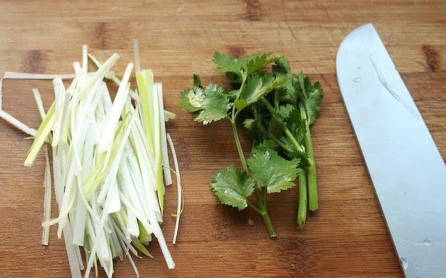 不管什么时候,土豆和它不能一起吃,美味也不行,老人小孩要注意