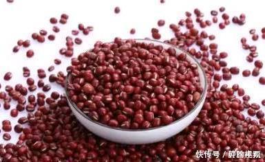 红豆与此物一同煮,头发悄悄变黑了,皱纹消失了,腿脚更有劲