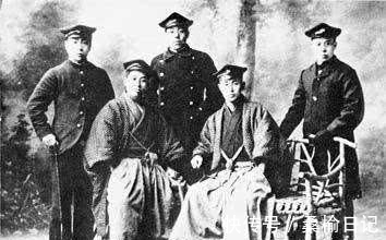 阿q正传|鲁迅笔下的藤野先生，日军侵华时说了一句什么话？结局咋样了