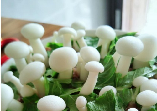 喜欢做这菜,贵是贵点,清甜美味,做一盘儿子连汁都不剩