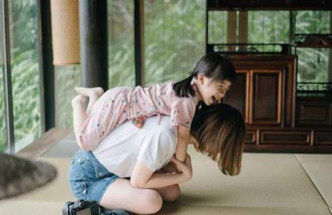 回家|朝九晚五，晚上回家就可以带娃，为啥有些妈妈还是选择全职在家？