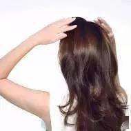 完美造型在家“睡”出来，教你做最不伤发的自制卷发！