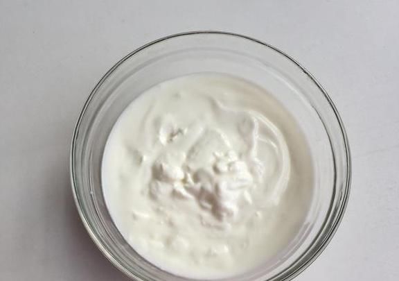 黑葡萄干|三伏天就爱这口清凉，有酸奶就能做，不用锅不用煮，搅拌2下就好