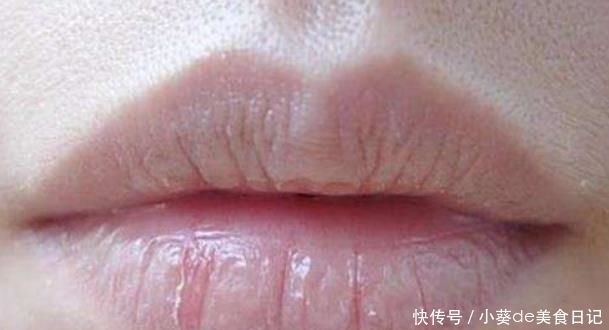 经常涂口红的女人，若“误食口红”身体可能悄悄发生3大“变化”