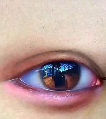 白纸#美术生白纸上面画眼睛,刚想吐槽就被打脸,网友:免费录取了吧!