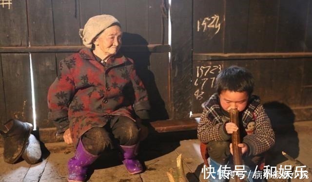 上有老下有小|奶奶带孙子吃酒席,结束后成全村笑料,隔代育儿的这些痛谁知道