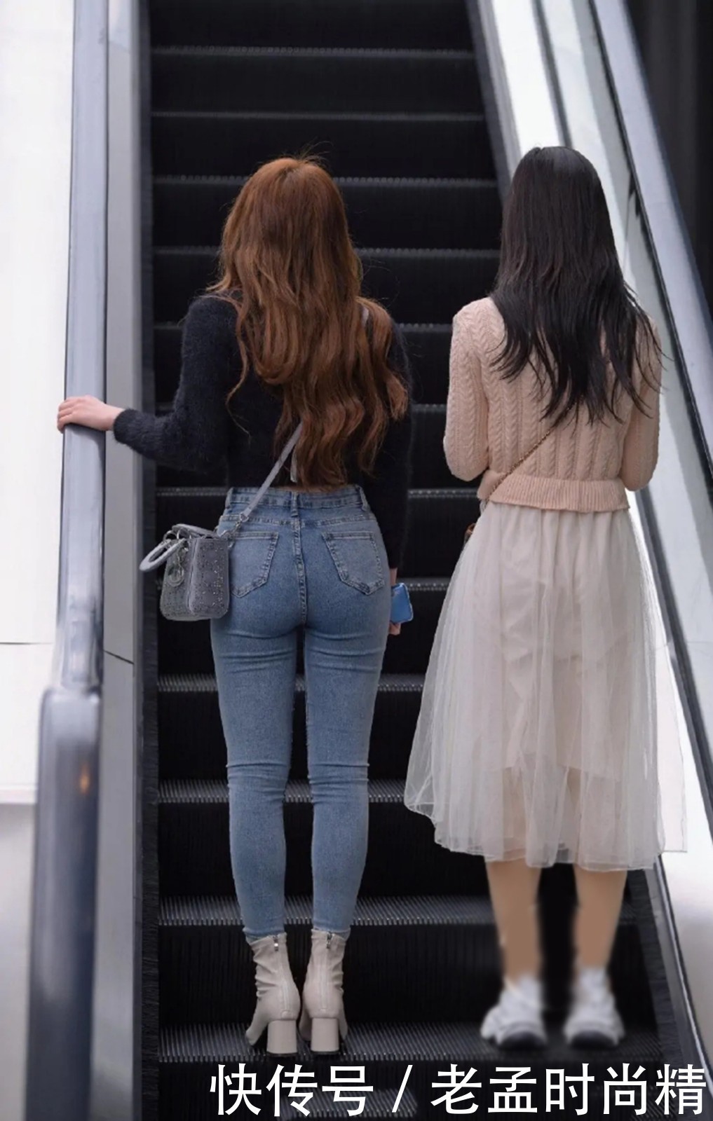 街拍:适合30岁女人的穿搭, 浅蓝色牛仔裤+高跟短靴, 大气不失优雅!