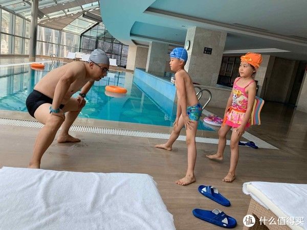 手臂|蛙泳、自由泳不是最好选择？露头游才是最高境界，不同仰泳姿势教程