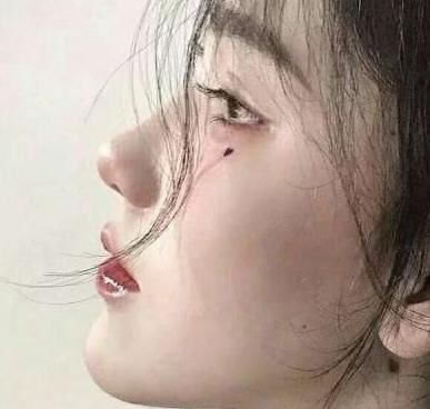 眼睛|女孩若是这3种“眼型”，天生丽质招桃花，尤其是最后一种很少见