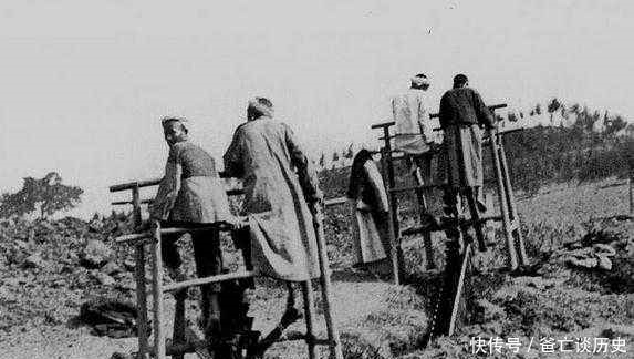 斩首示众|清朝老照片：图一简直是丐帮帮主的气势，看了图二才知道原来斩首示众是这样