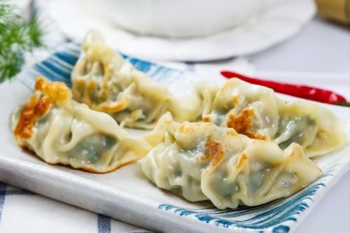 吃饺子|调韭菜馅，牢记“2放2不放”，韭菜翠绿不出水，吃着不烧心