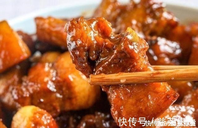 做红烧肉先炒糖色还是先煸肉今天教你红烧肉正确做法，不要错了！
