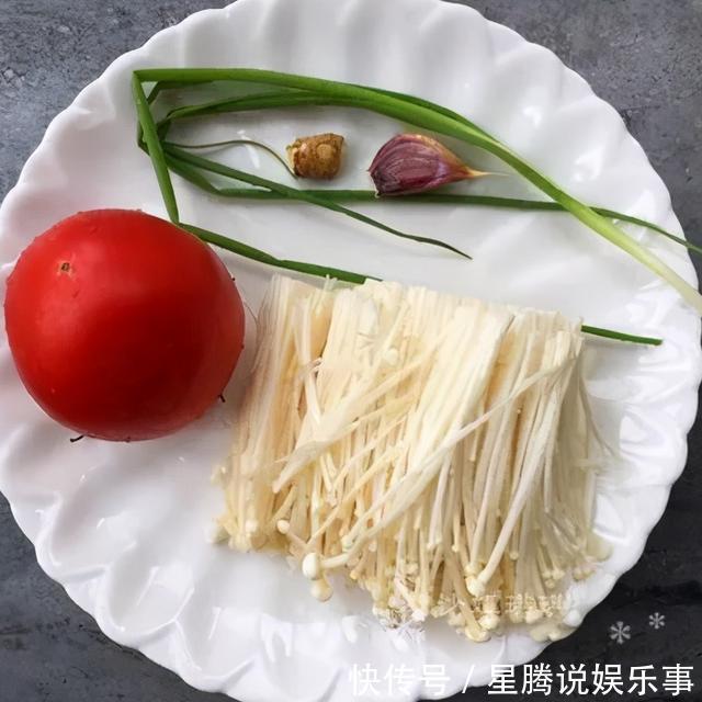 小米辣|不炒不煮不蒸,教你金针菇能让人吃上瘾的做法
