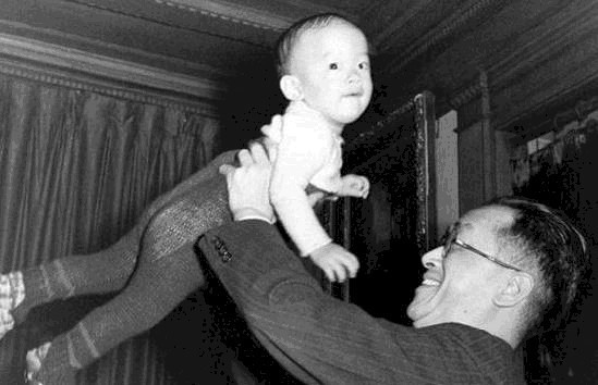 未改|分离十多年,生死存亡两不知,他给自杀儿子留遗产,至死未改遗嘱