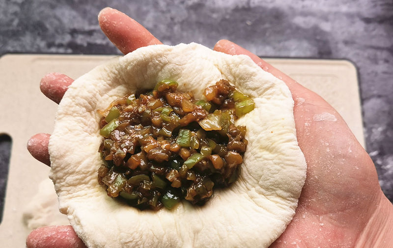 小丁|茄子的新吃法,在外面吃不到,做成馅料比肉香,出锅全家人抢着吃