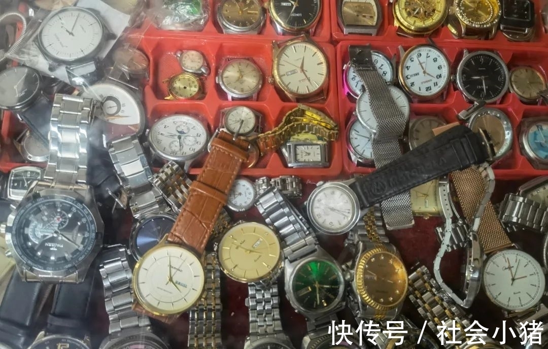 修表匠 墨江:修表匠 “嘀嗒”声中“修复”旧时光