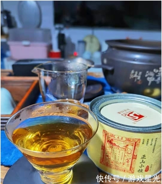 招待客人喝茶时,上这3类茶给客人喝,是会丢人的!不能选错了
