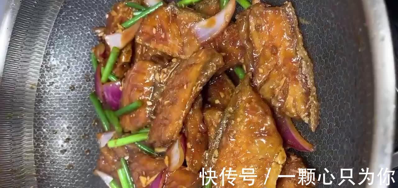 糖醋带鱼的做法，酸甜味浓肉质鲜嫩，营养丰富大人小孩都非常喜欢