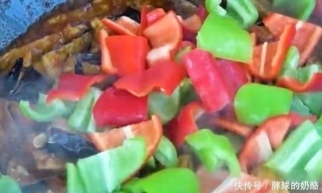 西红柿汁|2个茄子,2个鸡蛋,我家一周吃5次,实在太好吃了,拿肉都不换