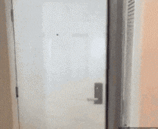 |搞笑GIF段子:大爷还是你大爷,大娘还有3秒到位!