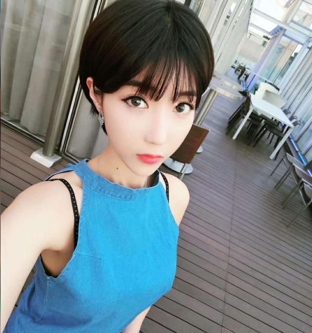 好看不用打理的女短发,不烫不染无需造型,时尚减龄又显发量