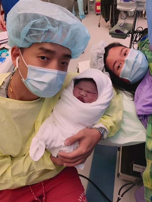 新生儿|新生儿太丑,爸爸一脸无奈,妈妈眼角含泪,货品一出概不退换