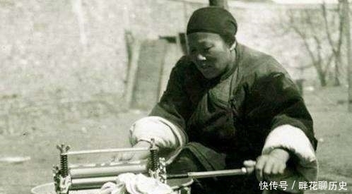 生活|五张清朝老照片带你见识清朝人的生活百态,图5的男子举重实在太像项羽了