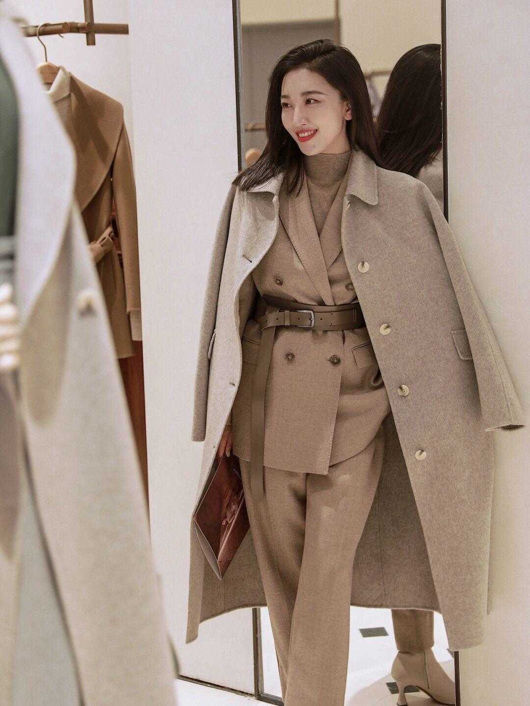 冬天 冬天不想穿羽绒服怎么办?试试毛呢大衣+西装,提升气质又保暖!